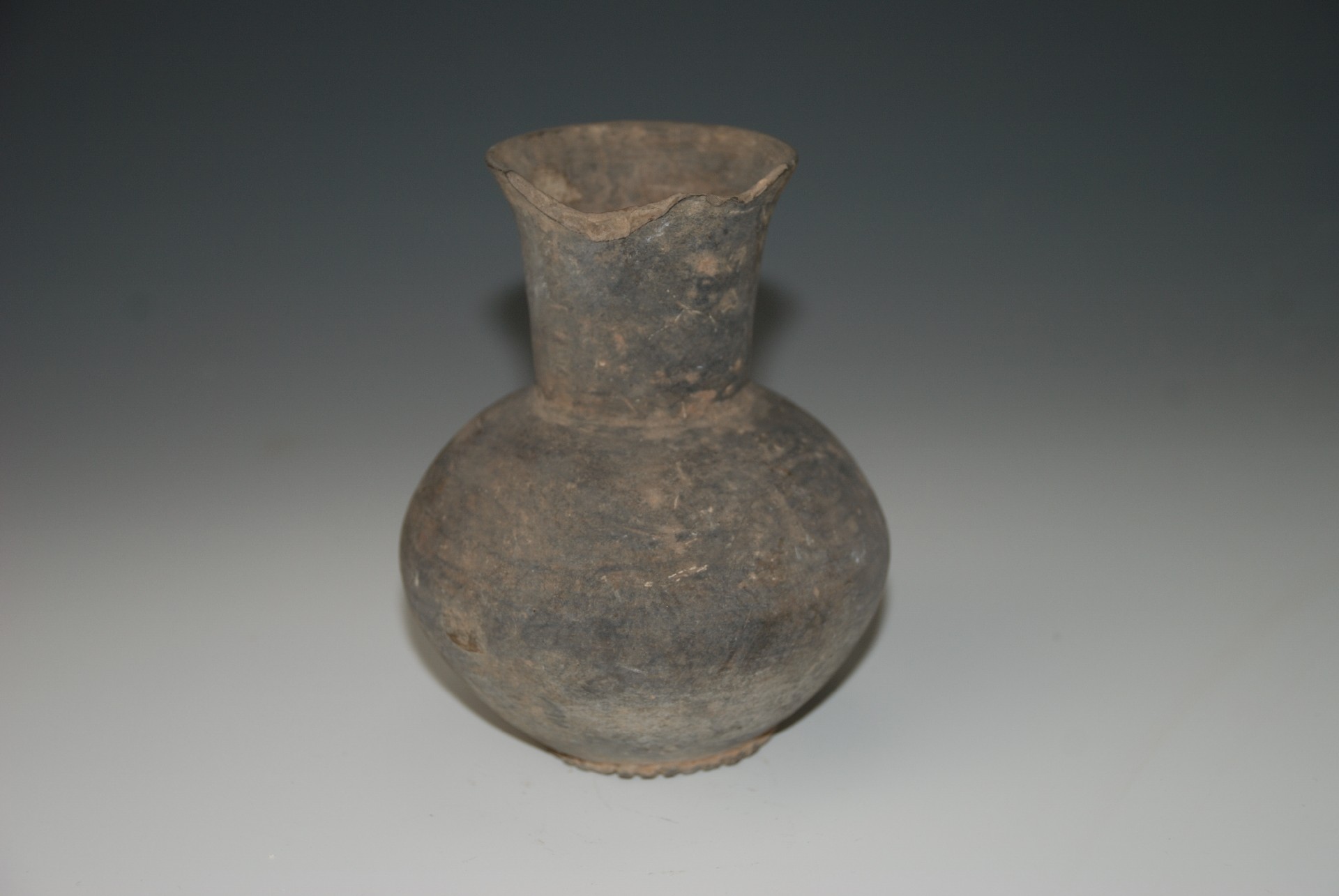 新石器时代大汶口文化灰陶壶