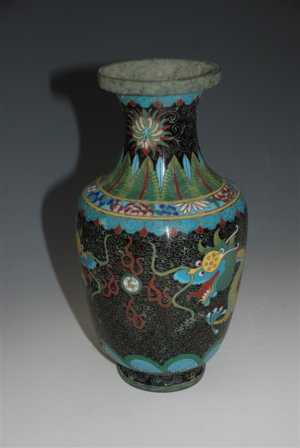 清末景泰蓝黑地双龙戏珠瓶