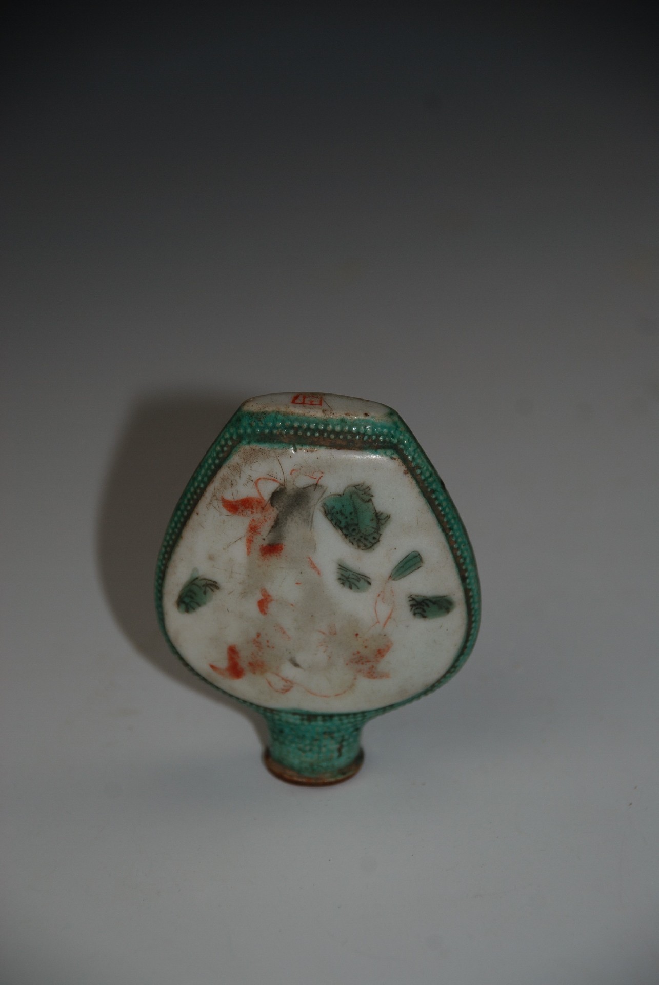 清末五彩鼻烟壶（残）