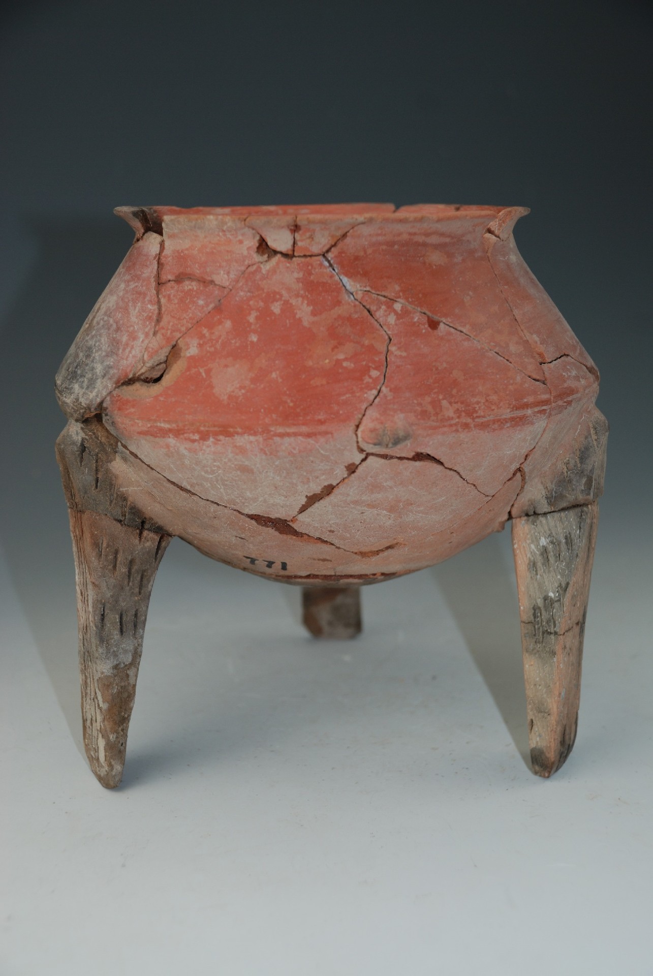 新石器时代大汶口文化红陶鼎